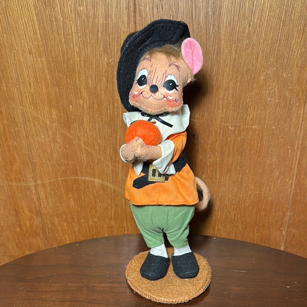 Annalee Mouse Figurine in Orange and Green Outfit